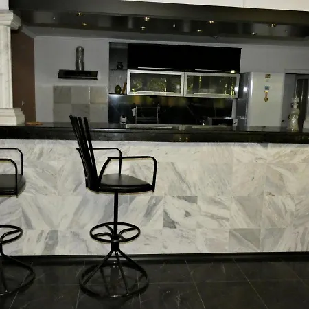 Apartamento Grande - *