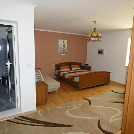 Apartamento Grande - *